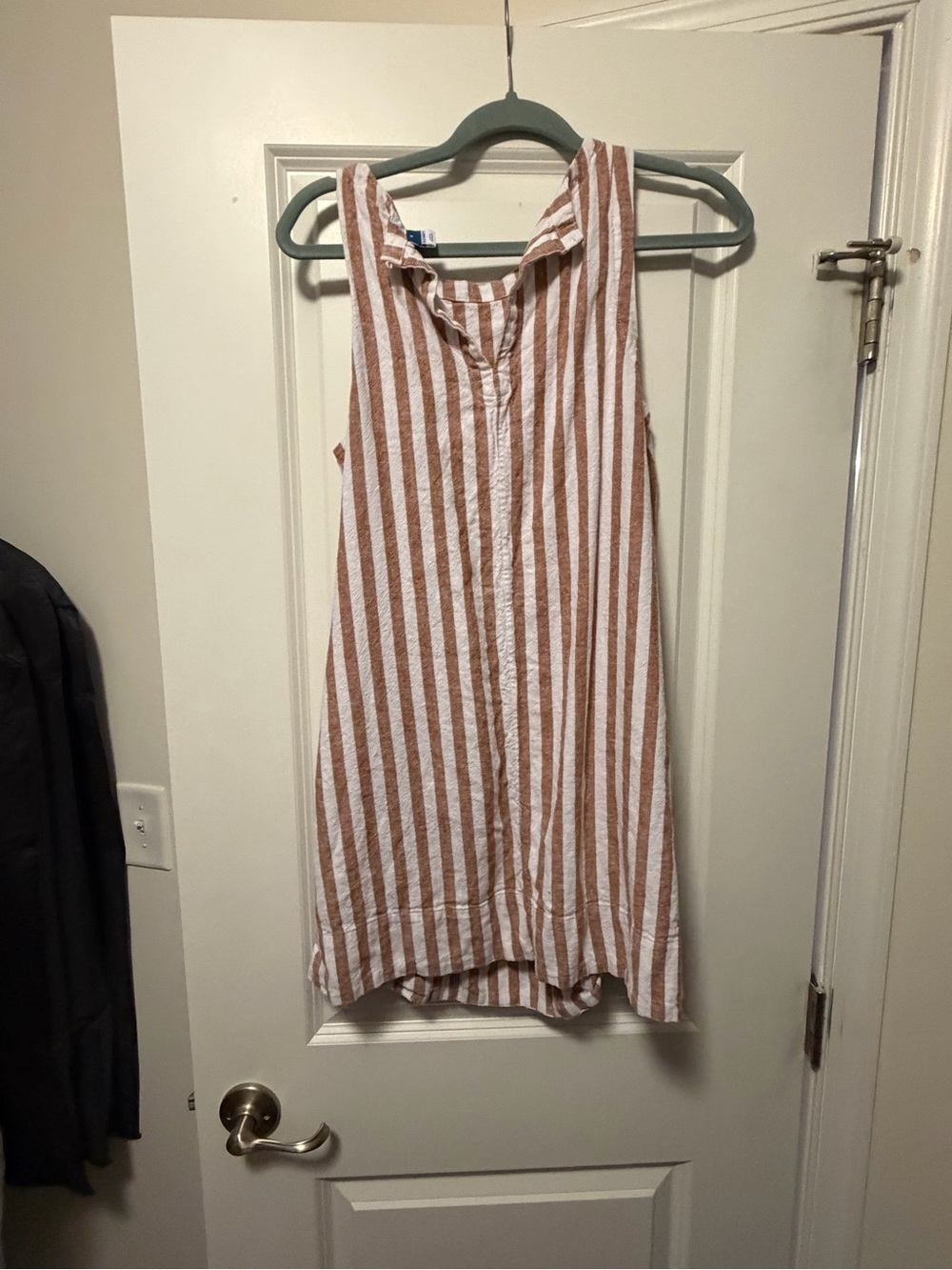 Old Navy White & Rust Striped Sleeveless Tank Top - Picture 3 of 4